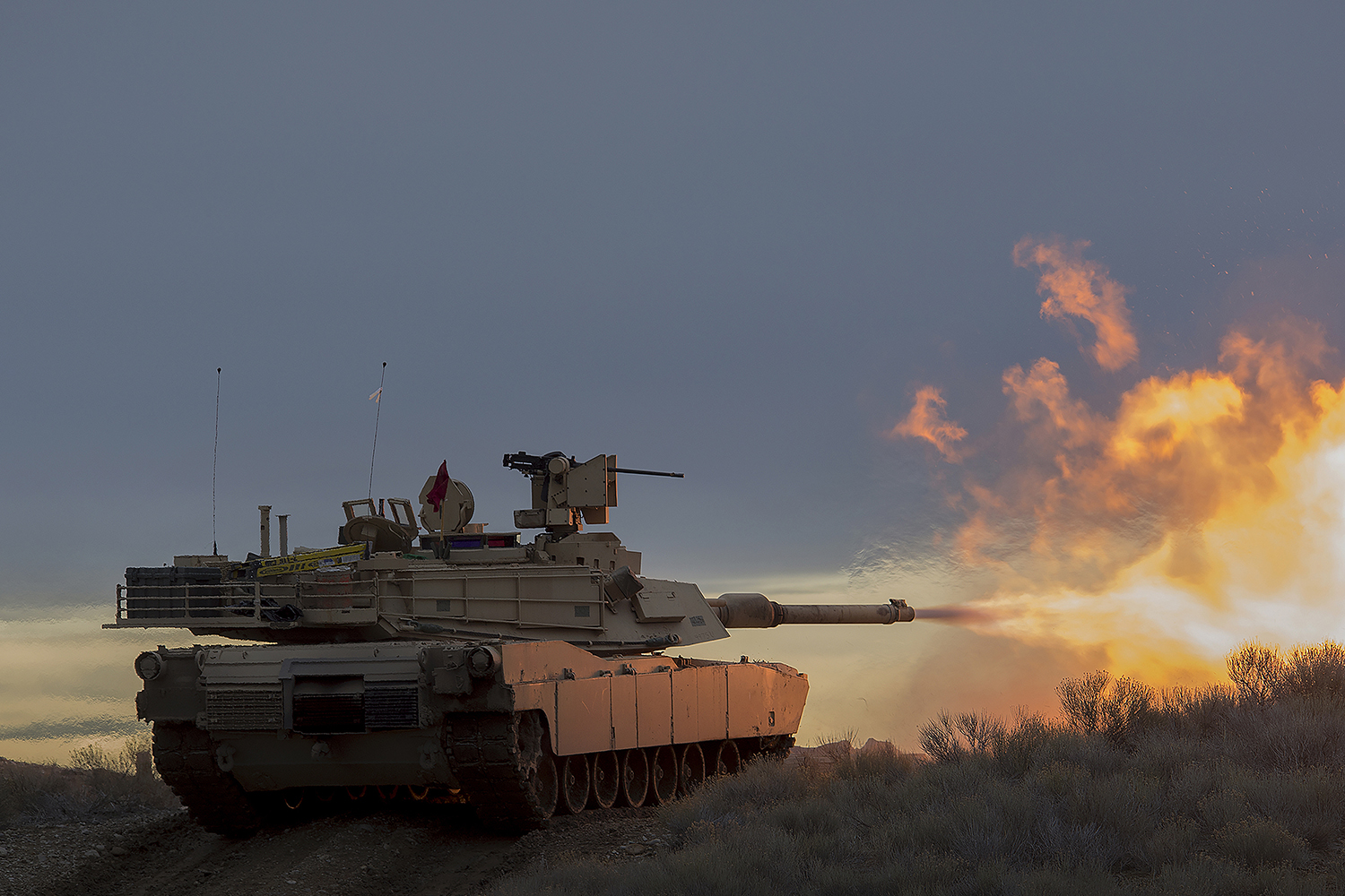 Abrams tank firing unsuppressed