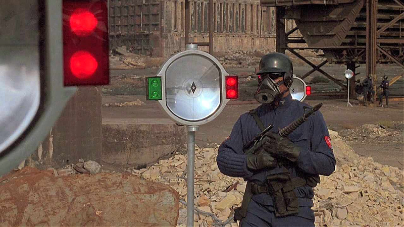 Calico M100 in The Running Man