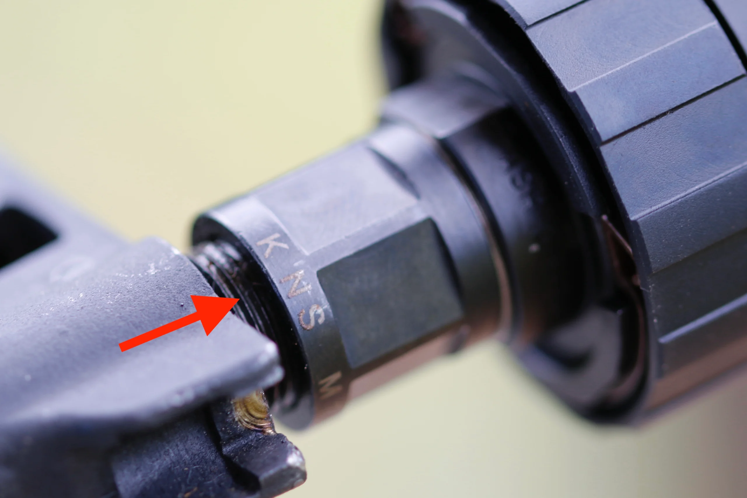 thread adapter on suppressed AK